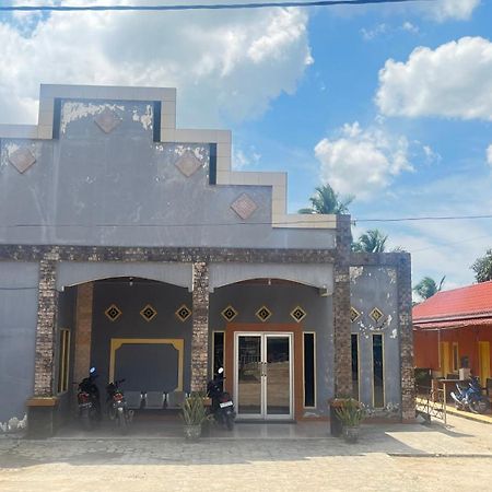 Oyo 93119 Guest House Leo Patra Muara Badak 外观 照片