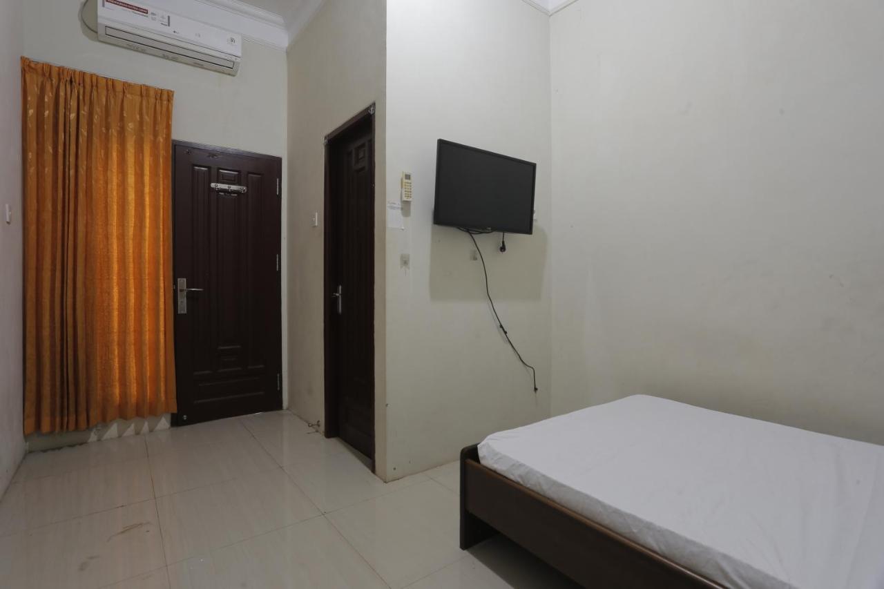 Oyo 93119 Guest House Leo Patra Muara Badak 外观 照片