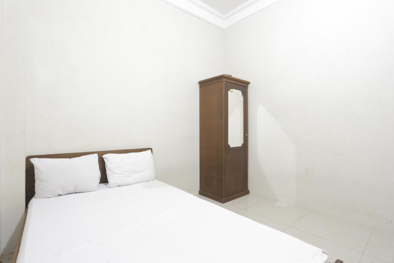 Oyo 93119 Guest House Leo Patra Muara Badak 外观 照片