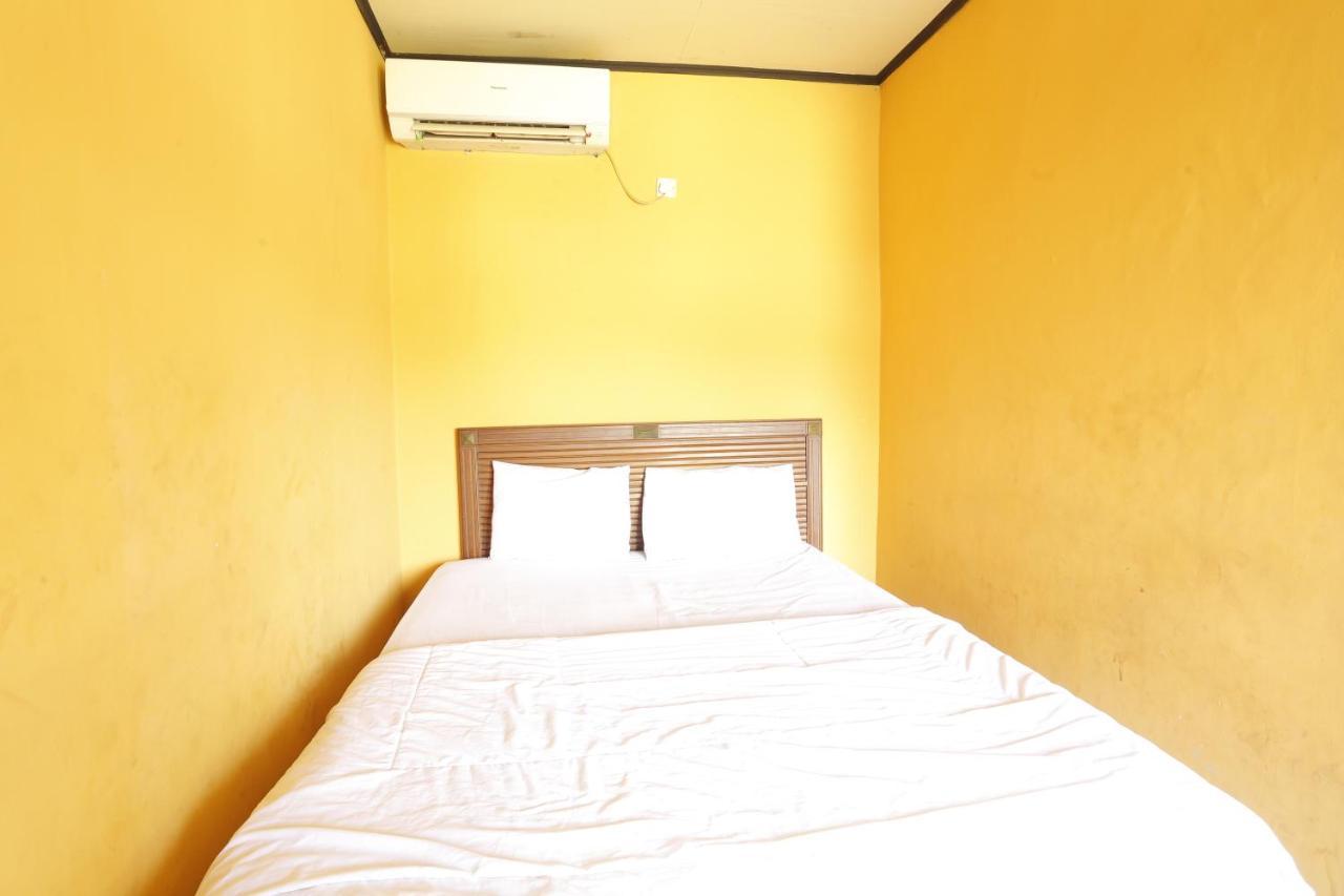 Oyo 93119 Guest House Leo Patra Muara Badak 外观 照片