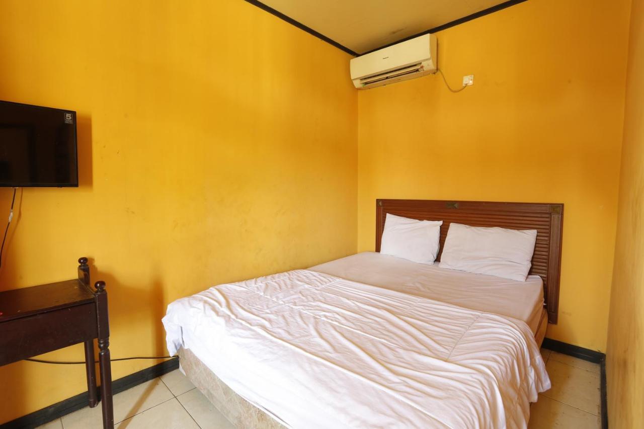 Oyo 93119 Guest House Leo Patra Muara Badak 外观 照片
