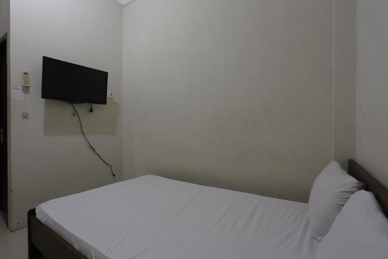 Oyo 93119 Guest House Leo Patra Muara Badak 外观 照片