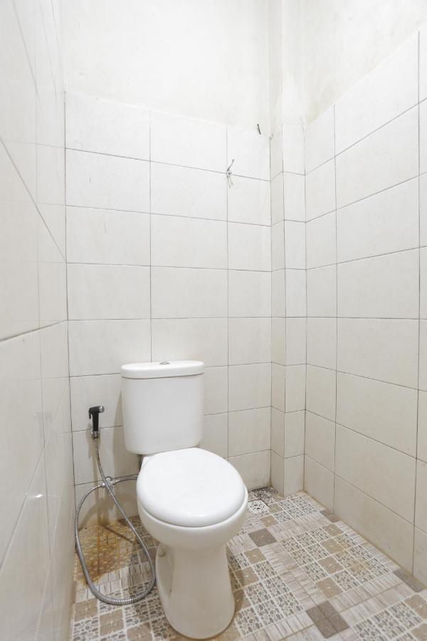 Oyo 93119 Guest House Leo Patra Muara Badak 外观 照片