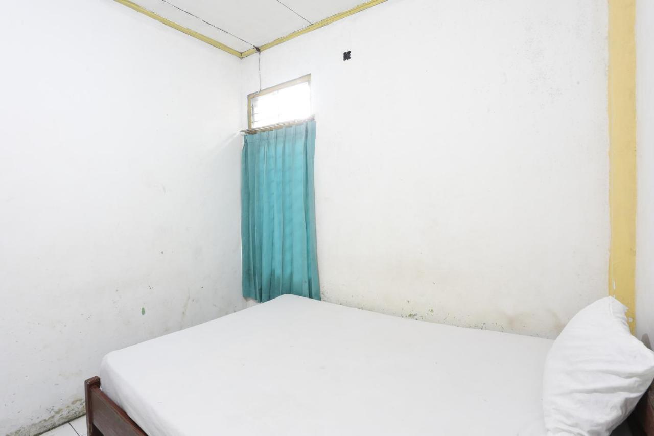 Oyo 93119 Guest House Leo Patra Muara Badak 外观 照片