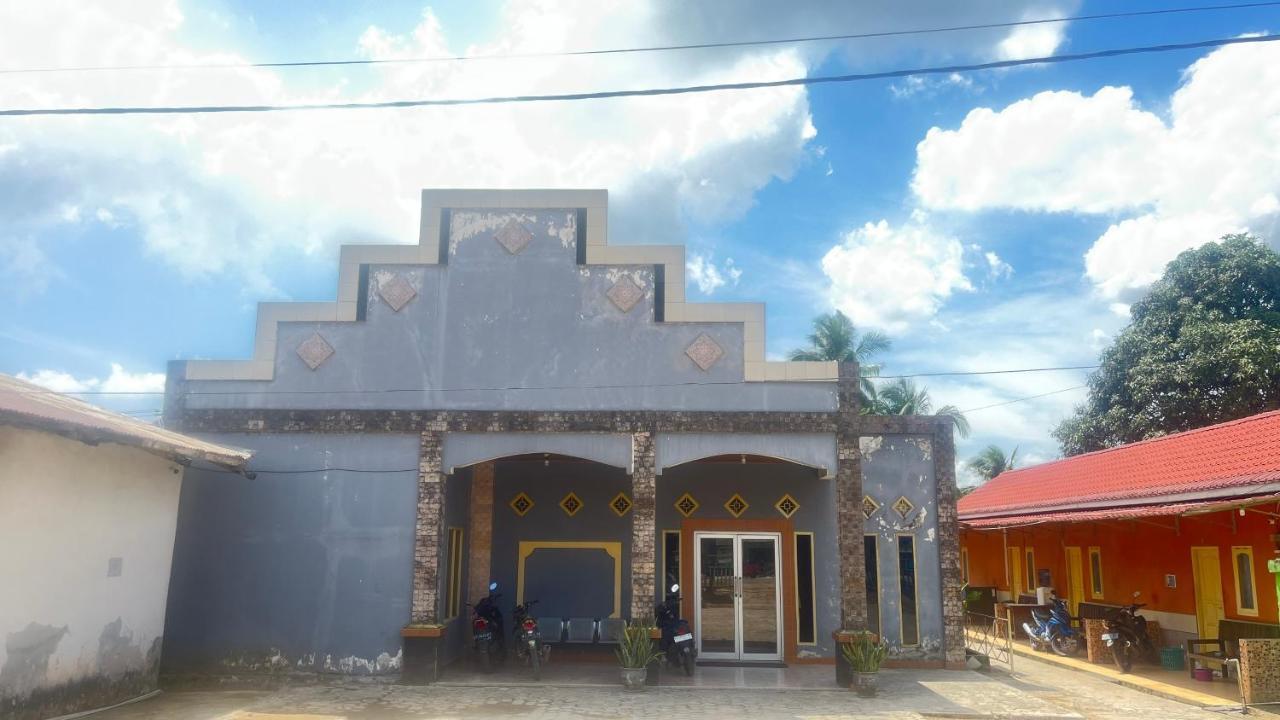 Oyo 93119 Guest House Leo Patra Muara Badak 外观 照片