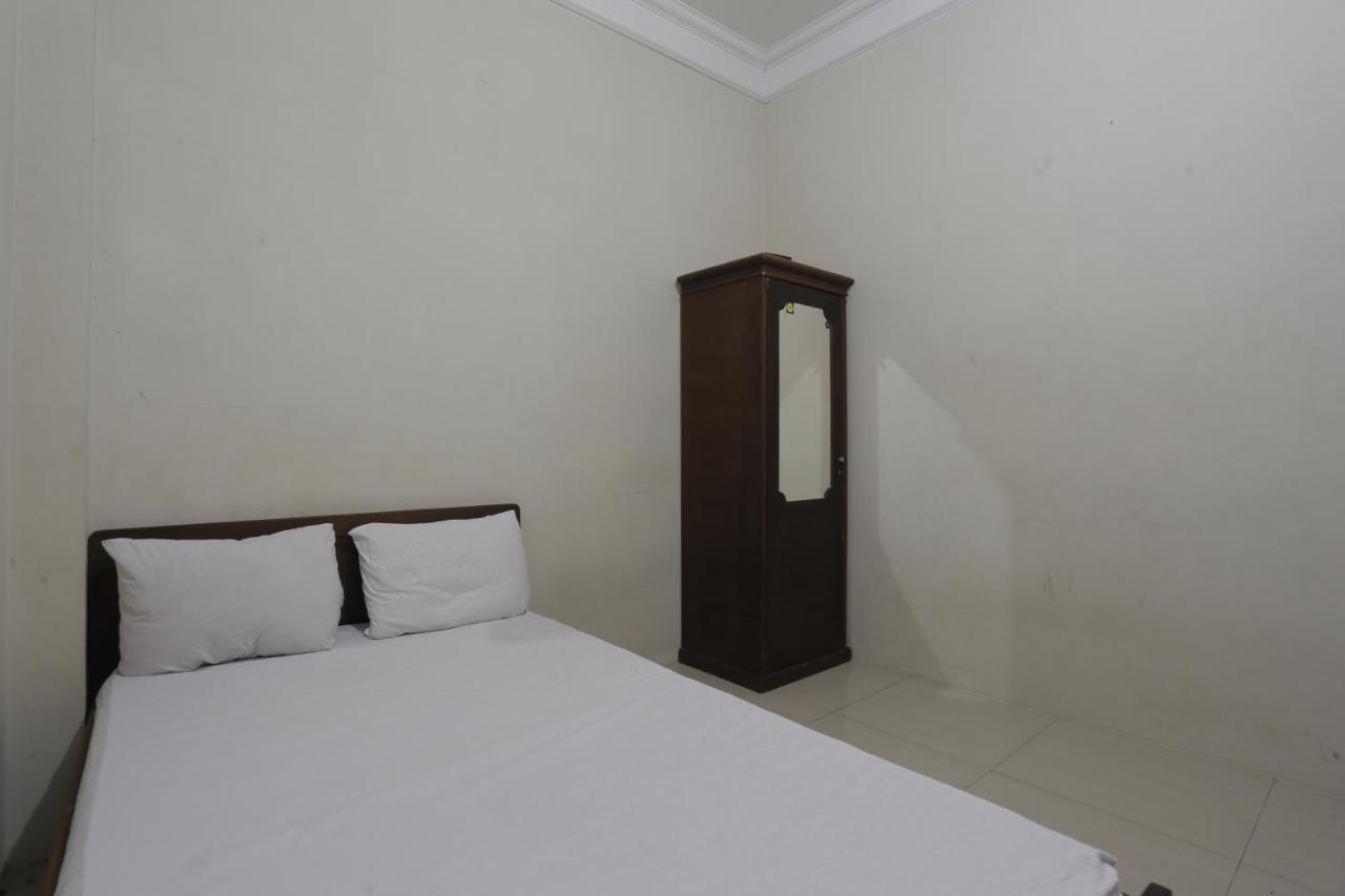 Oyo 93119 Guest House Leo Patra Muara Badak 外观 照片