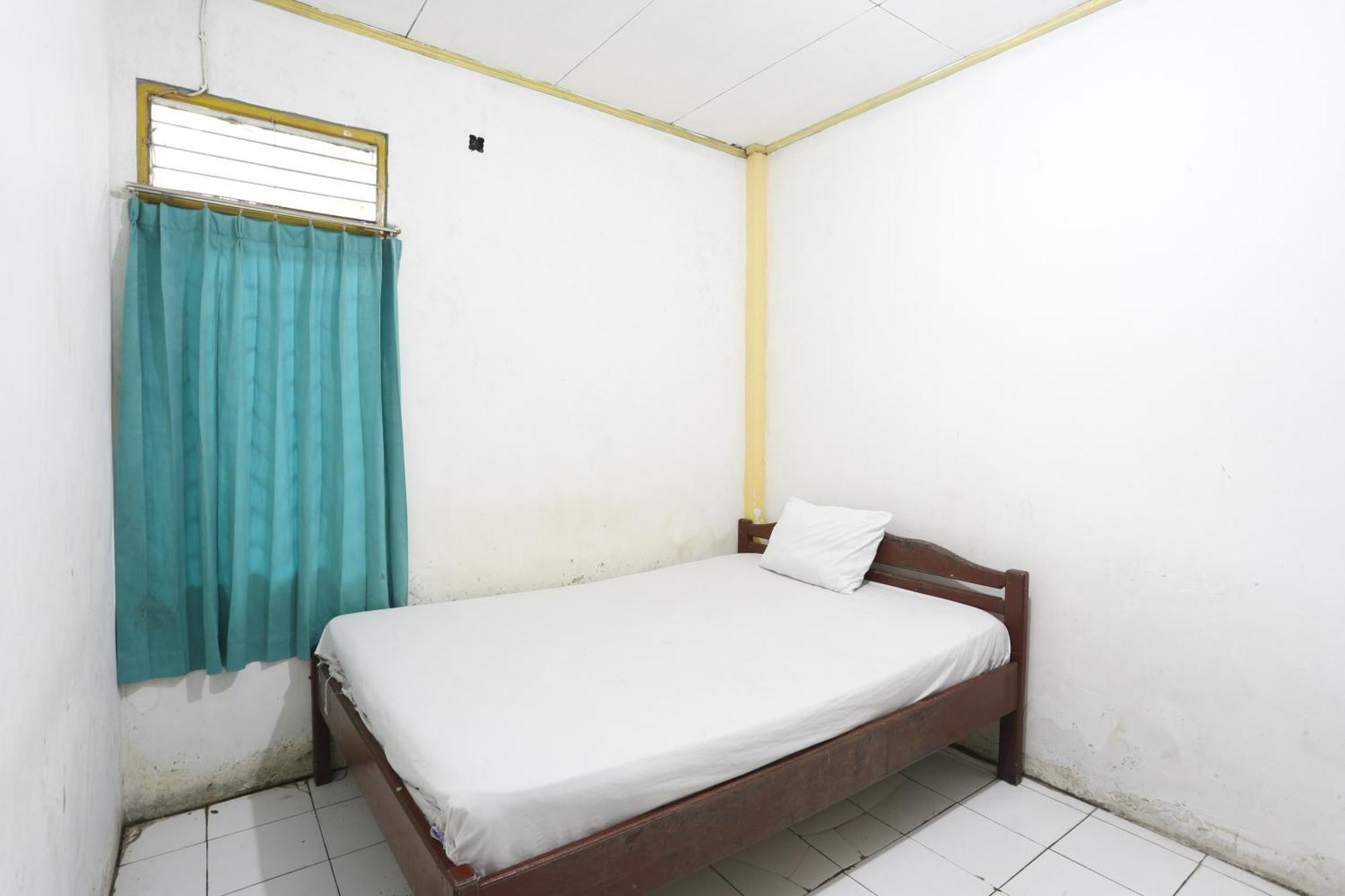 Oyo 93119 Guest House Leo Patra Muara Badak 外观 照片