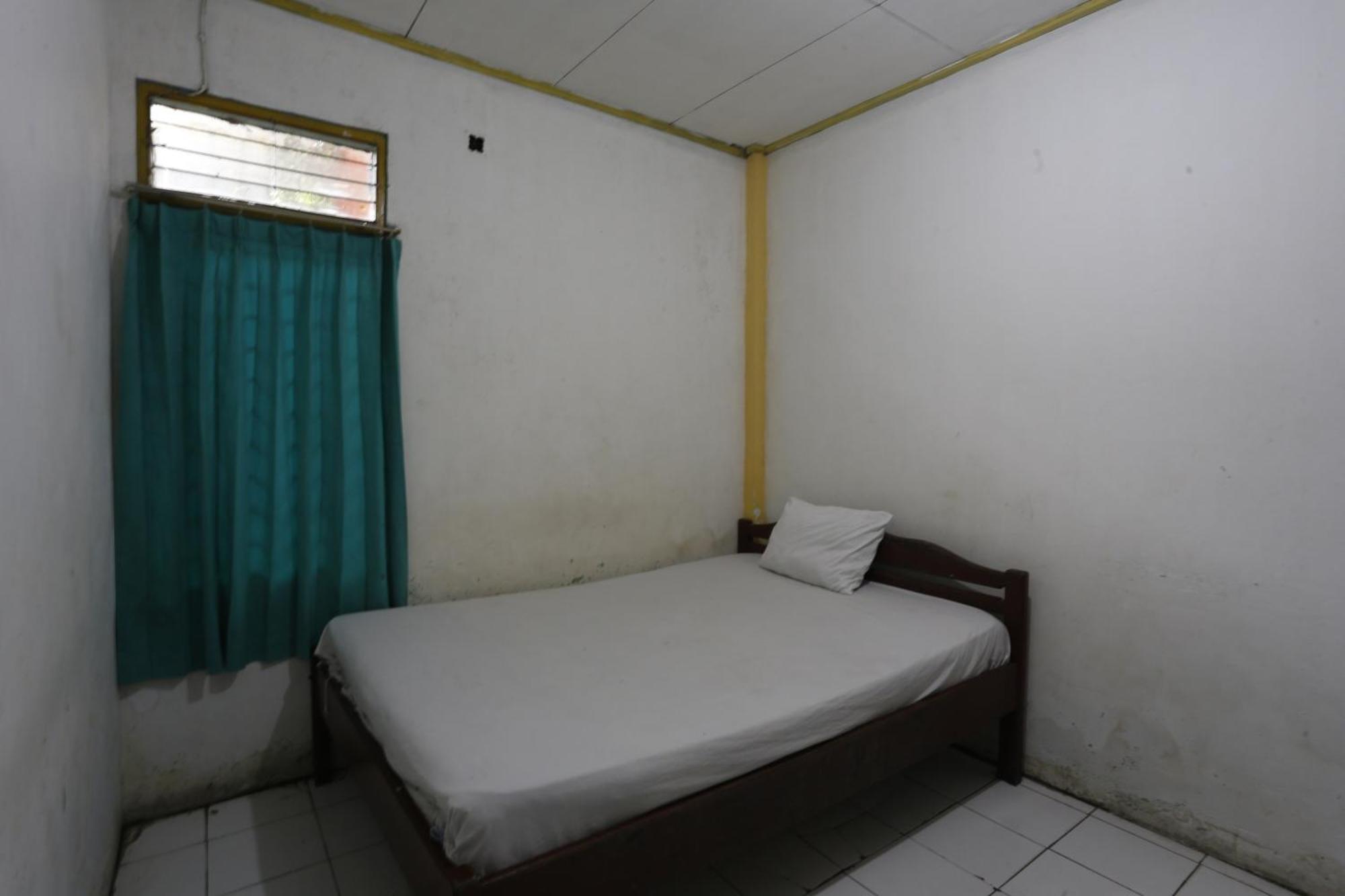 Oyo 93119 Guest House Leo Patra Muara Badak 外观 照片